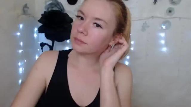 Image 3 of redheadsexi Stream on Chaturbate on 20 months ago