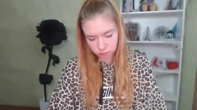 Image 8 of redheadsexi Stream on Chaturbate on 19 months ago
