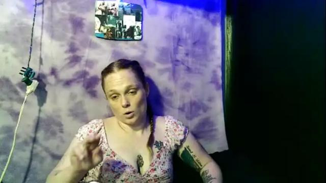 Image 3 of redheadslutwife8803 Stream on Chaturbate on 2 months ago