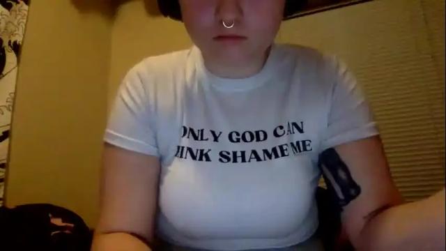 Image 4 of redhotcherry666 Stream on Chaturbate on 18 months ago