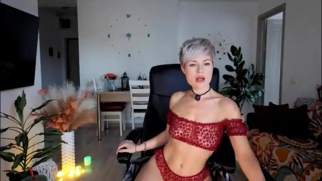 Image 2 of redhotline Stream on Chaturbate on 3 days ago