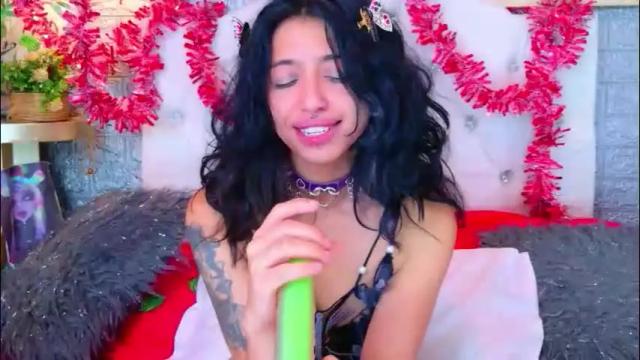 Image 4 of redhotter_ Stream on Chaturbate on 20 days ago