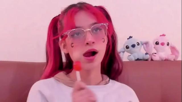 Image 3 of redmeloddy Stream on Chaturbate on 2 months ago