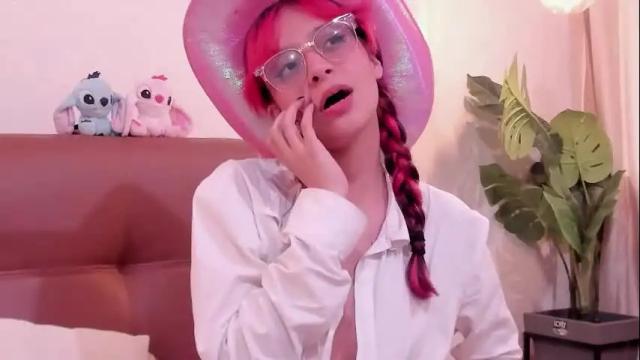 Image 11 of redmeloddy Stream on Chaturbate on 2 months ago