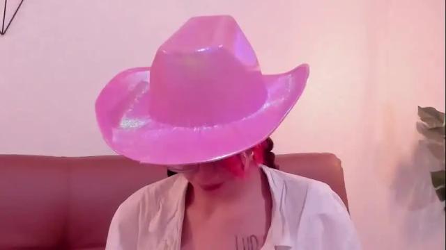 Image 12 of redmeloddy Stream on Chaturbate on 2 months ago