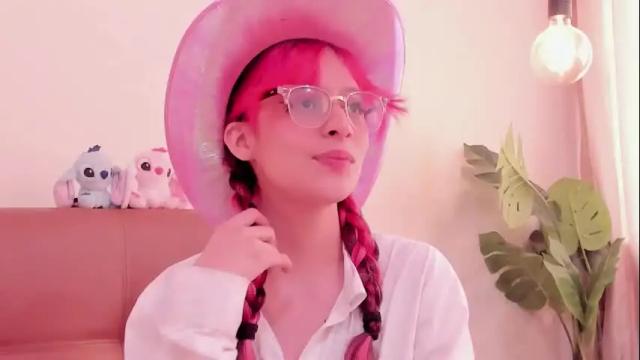 Image 7 of redmeloddy Stream on Chaturbate on 2 months ago