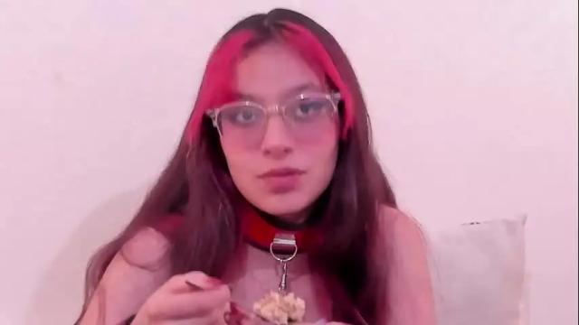 Image 10 of redmeloddy Stream on Chaturbate on 2 months ago