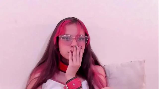 Image 11 of redmeloddy Stream on Chaturbate on 2 months ago