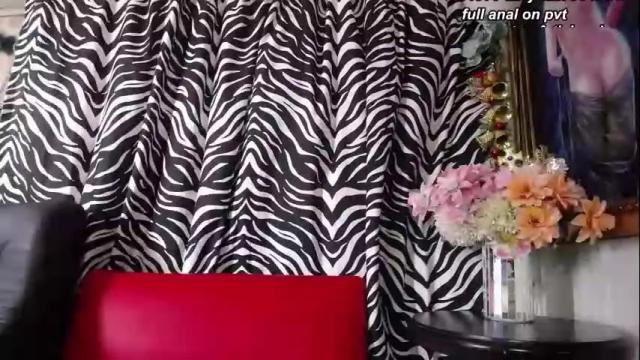 Image 6 of redroomxx Stream on Chaturbate on 1 month ago