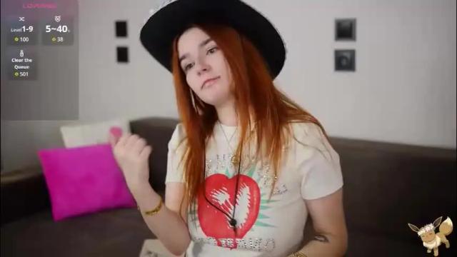 Image 10 of redshinee Stream on Chaturbate on 27 days ago