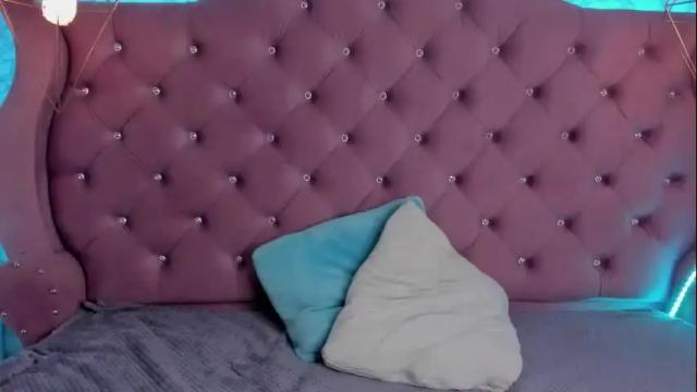 Image 8 of redvelvet7_ Stream on Chaturbate on 28 days ago