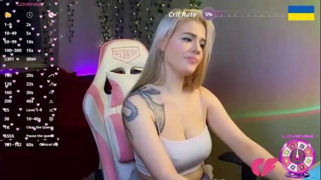 Image 10 of redvelveten Stream on Chaturbate on 1 month ago