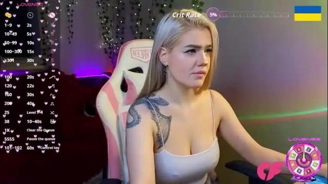 Image 11 of redvelveten Stream on Chaturbate on 1 month ago