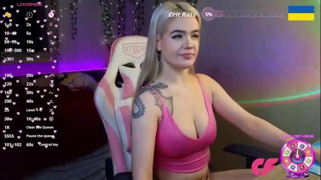 Image 3 of redvelveten Stream on Chaturbate on 2 months ago