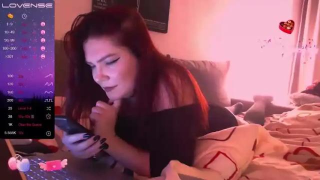 Image 4 of redyari Stream on Chaturbate on 6 months ago