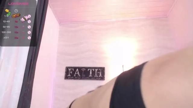 Image 12 of redyens_ Stream on Chaturbate on 23 months ago