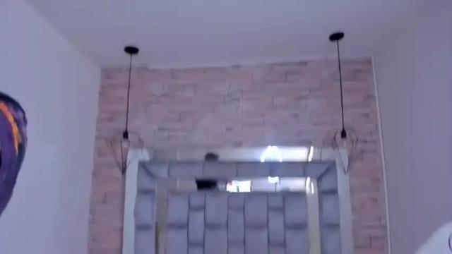 Image 2 of reed_cherry Stream on Chaturbate on 15 months ago