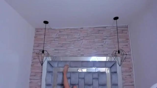 Image 3 of reed_cherry Stream on Chaturbate on 15 months ago