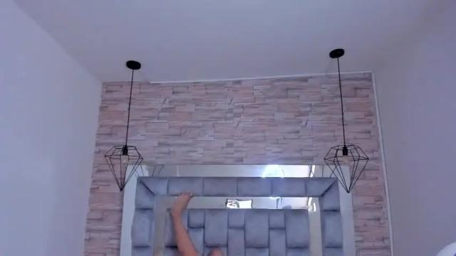 Image 4 of reed_cherry Stream on Chaturbate on 15 months ago