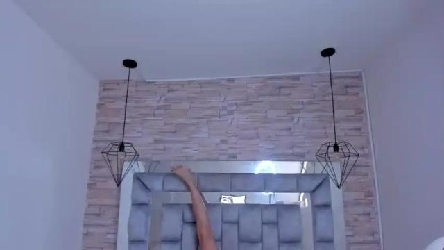 Image 7 of reed_cherry Stream on Chaturbate on 15 months ago