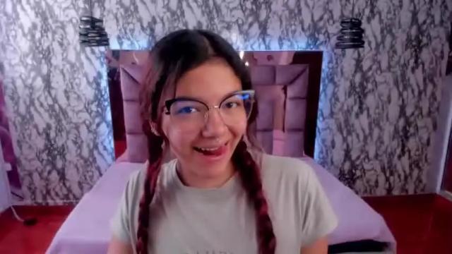 Image 3 of reed_cherry Stream on Chaturbate on 14 months ago