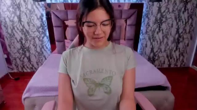Image 4 of reed_cherry Stream on Chaturbate on 14 months ago