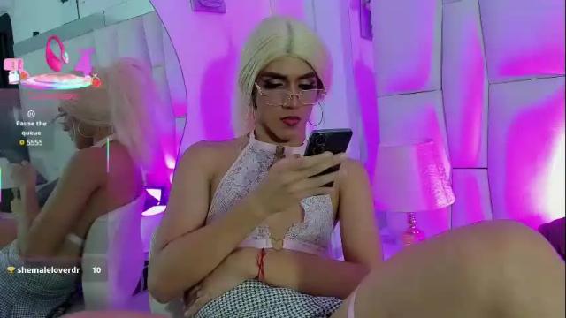 Image 12 of regiina_doll Stream on Chaturbate on 4 days ago