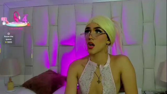 Image 2 of regiina_doll Stream on Chaturbate on 4 days ago