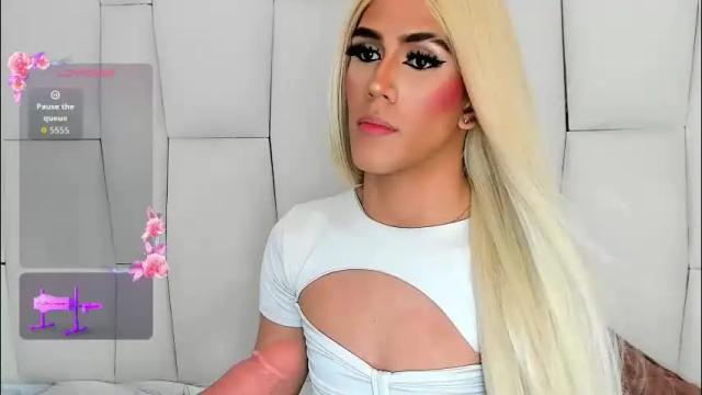 Image 2 of regiina_doll Stream on Chaturbate on 1 month ago