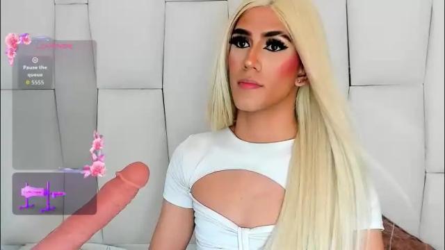 Image 3 of regiina_doll Stream on Chaturbate on 1 month ago