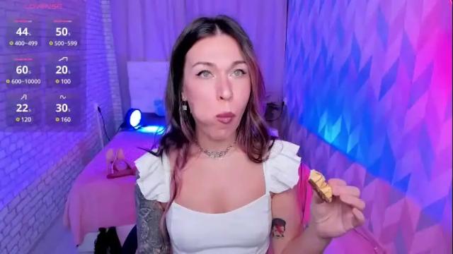 Image 11 of reginahawk Stream on Chaturbate on 21 days ago