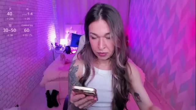 Image 4 of reginahawk Stream on Chaturbate on 1 month ago