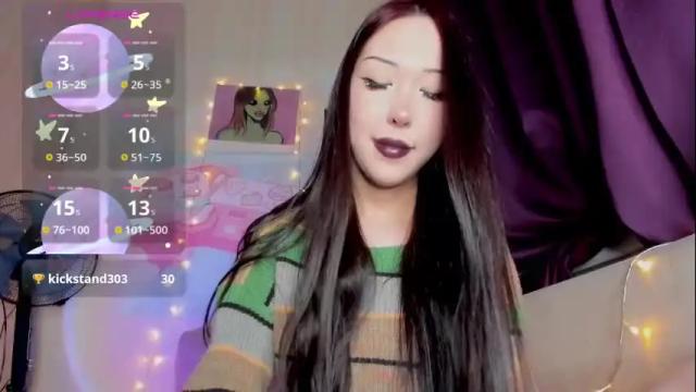 Image 6 of reginainspace Stream on Chaturbate on 11 days ago