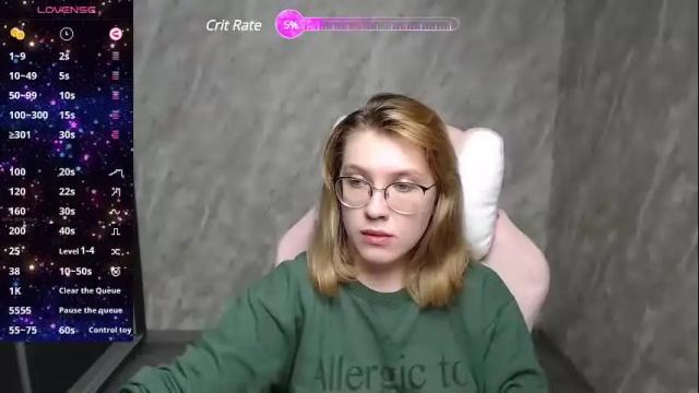 Image 2 of reginasmilee Stream on Chaturbate on 1 month ago
