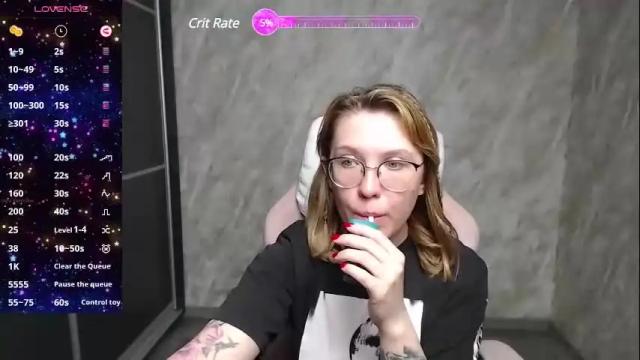 Image 2 of reginasmilee Stream on Chaturbate on 1 month ago