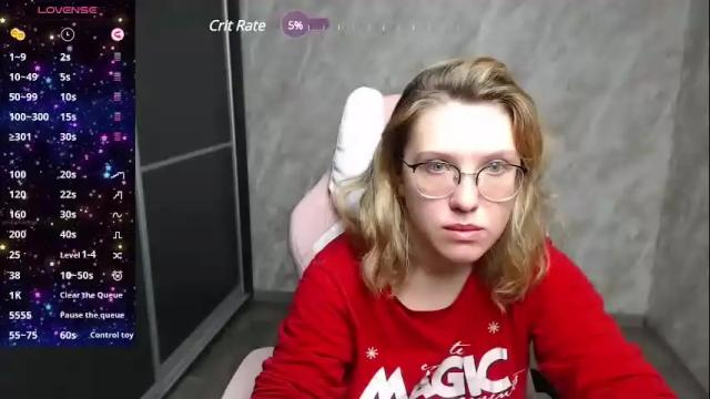 Image 11 of reginasmilee Stream on Chaturbate on 29 days ago