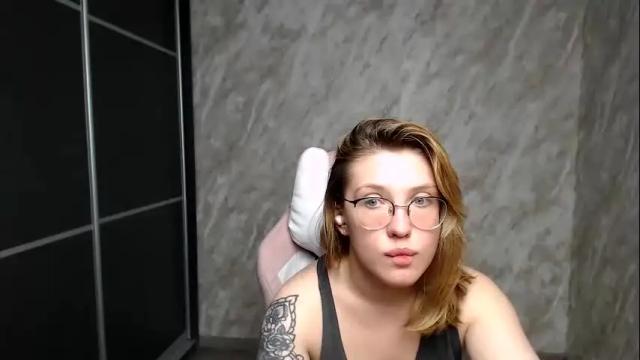 Image 4 of reginasmilee Stream on Chaturbate on 8 days ago