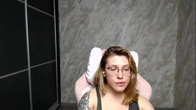 Image 8 of reginasmilee Stream on Chaturbate on 8 days ago