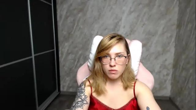 Image 6 of reginasmilee Stream on Chaturbate on 6 days ago