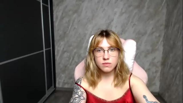 Image 3 of reginasmilee Stream on Chaturbate on 5 days ago