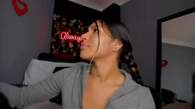 Image 10 of reishell_girls Stream on Chaturbate on 16 months ago