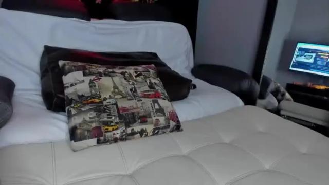 Image 12 of reishell_girls Stream on Chaturbate on 16 months ago