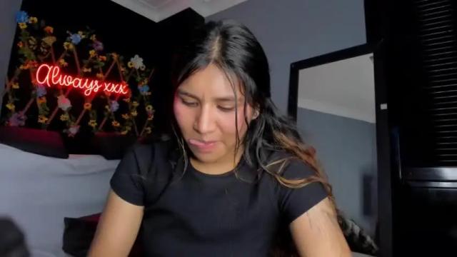 Image 8 of reishell_girls Stream on Chaturbate on 16 months ago