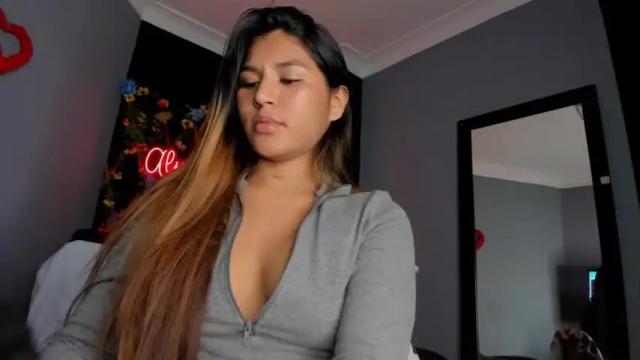 Image 3 of reishell_girls Stream on Chaturbate on 16 months ago