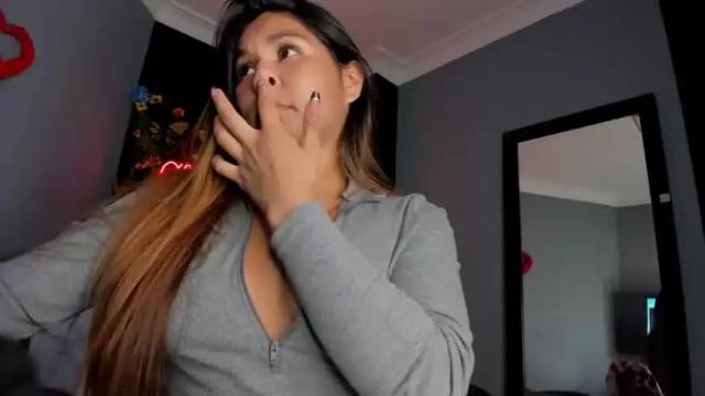 Image 4 of reishell_girls Stream on Chaturbate on 16 months ago