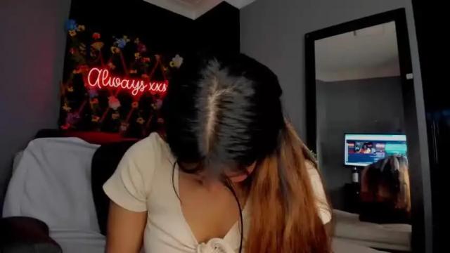 Image 4 of reishell_girls Stream on Chaturbate on 15 months ago