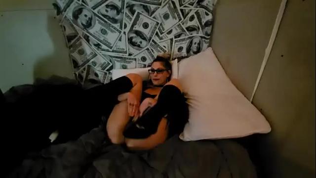 Image 11 of remireign Stream on Chaturbate on 17 months ago