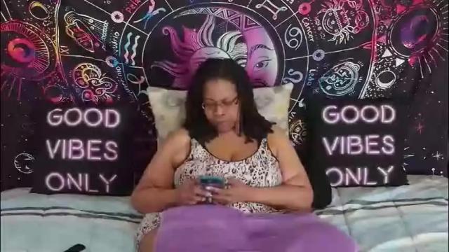 Image 6 of renaecumsalot Stream on Chaturbate on 12 days ago