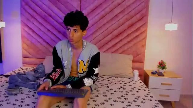 Image 4 of renandleila_ll Stream on Chaturbate on 1 month ago