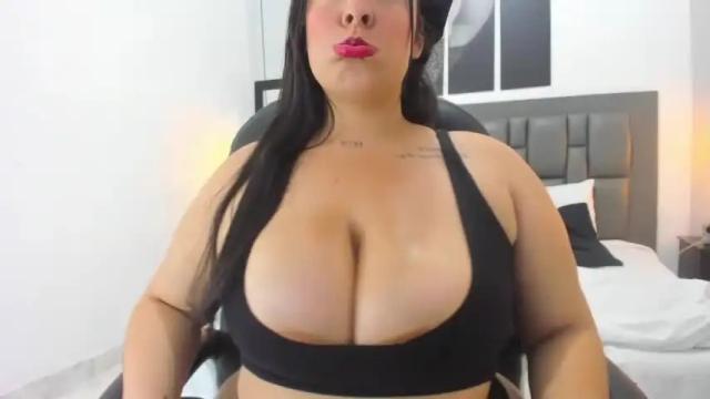 Image 6 of renata_reyes11 Stream on Chaturbate on 14 months ago